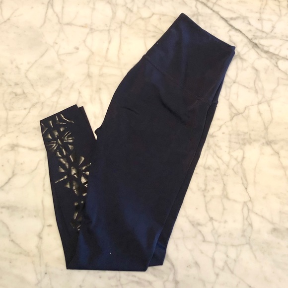 ❣️12.31 LAST CALL❣️Beyond Yoga Geode Leggings - Picture 3 of 7